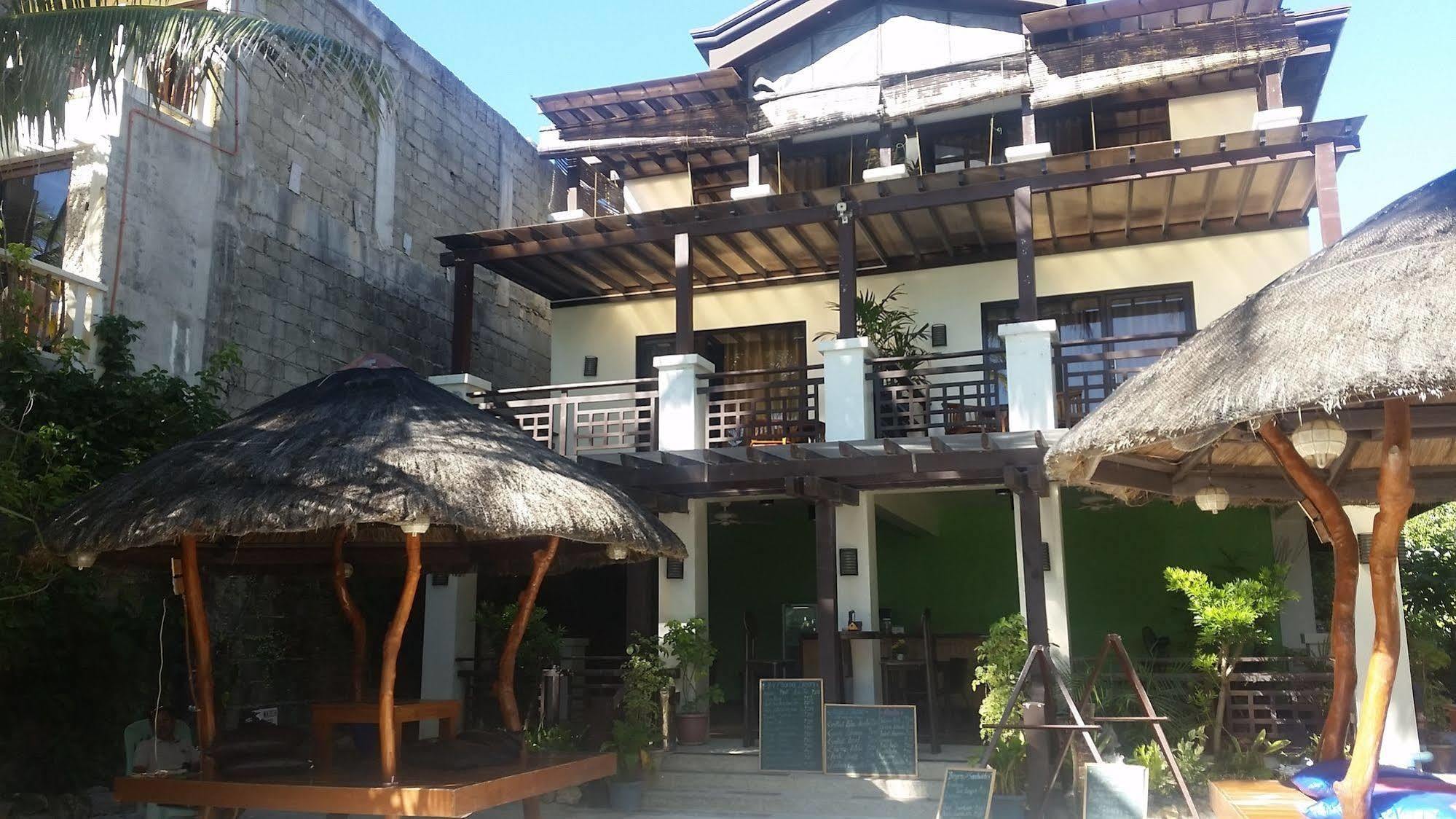 Отель Residencia Boracay Balabag  Экстерьер фото